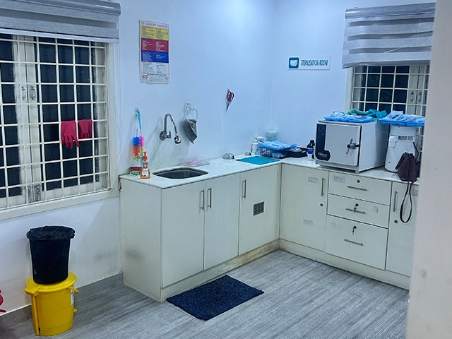 The clean, hygienic & organized dental treatment room ensures safe treatment procedures in Alwarpet