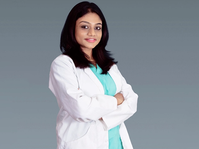 Trust Edge Dental doctor offering oral treatments with advanced technology & patient care in Alwarpet